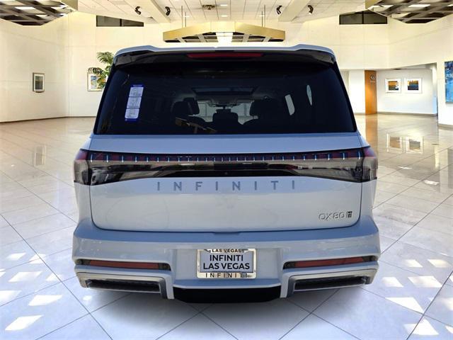 Photo of 2025 White INFINITI QX80