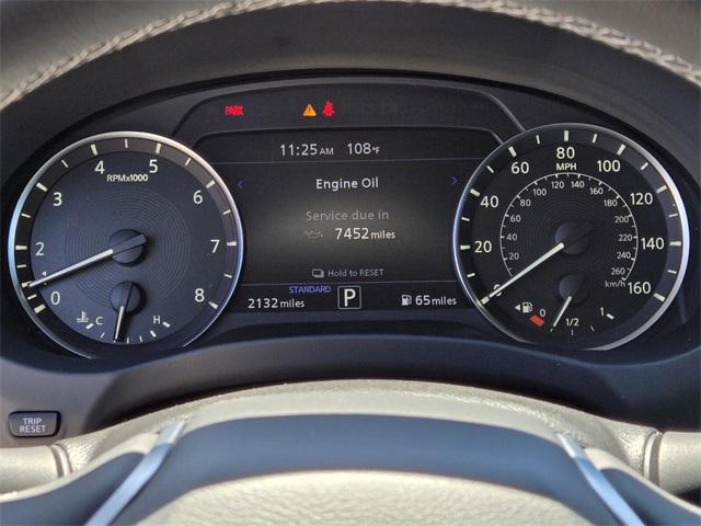 Photo of 2025 Radiant White INFINITI QX55