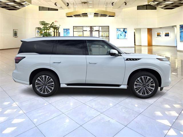 Photo of 2025 White INFINITI QX80