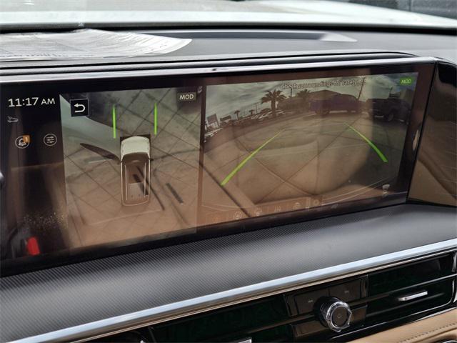 Photo of 2025 White INFINITI QX80