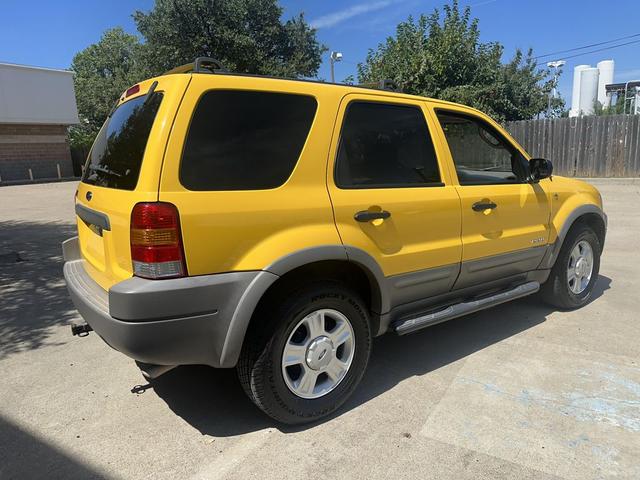Photo of 2002 Chrome Yellow Clearcoat Ford Escape