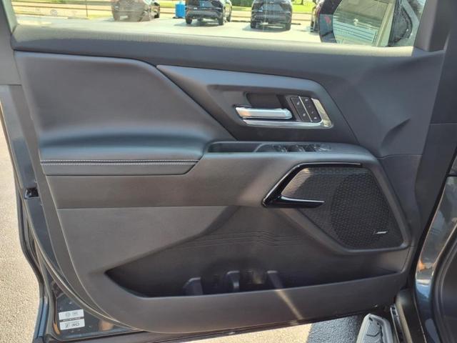 Photo of 2025 Blue Smoke Chevrolet Silverado EV