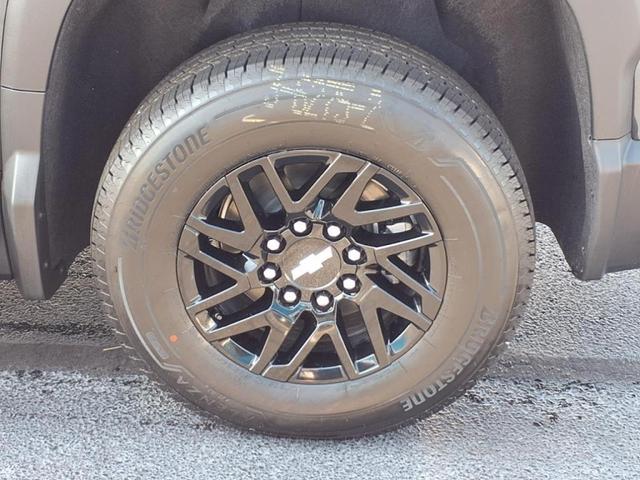Photo of 2025 Blue Smoke Chevrolet Silverado EV