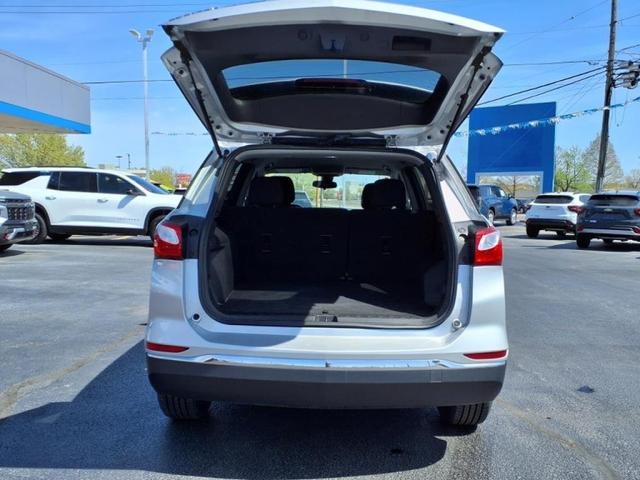 Photo of 2021 Silver Ice Metallic Chevrolet Equinox