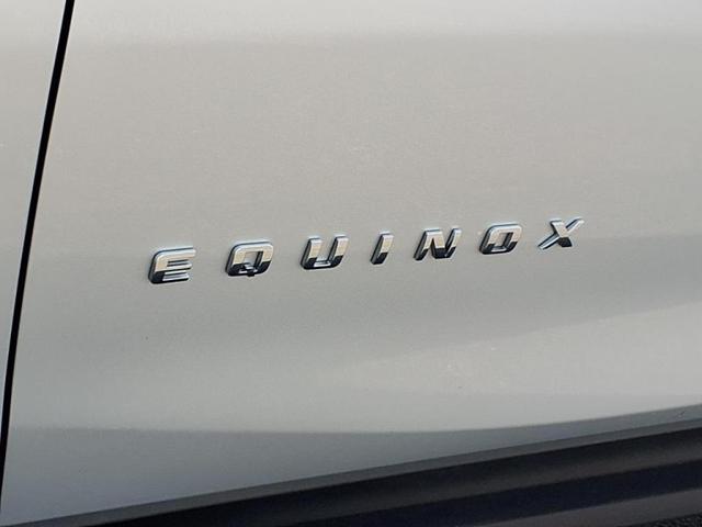 Photo of 2021 Silver Ice Metallic Chevrolet Equinox