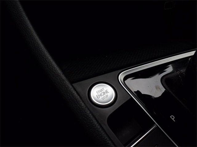 Photo of 2019 Deep Black Pearl Effect Volkswagen Jetta