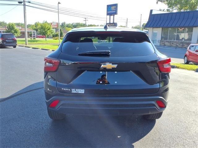 Photo of 2024 Mosaic Black Metallic Chevrolet Trax