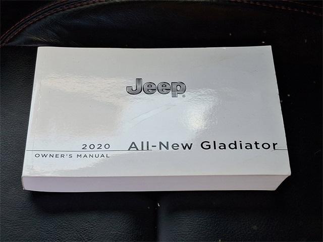 Photo of 2020 Bright White Clearcoat Jeep Gladiator