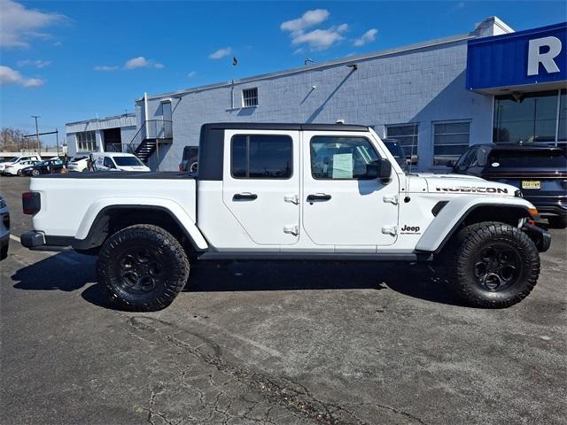 Photo of 2020 Bright White Clearcoat Jeep Gladiator