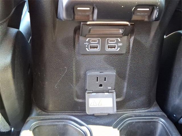 Photo of 2020 Bright White Clearcoat Jeep Gladiator