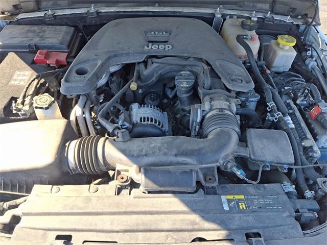 Photo of 2020 Bright White Clearcoat Jeep Gladiator