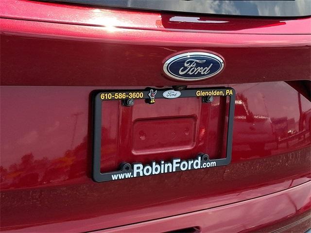 Photo of 2017 Ruby Red Metallic Tinted Clearcoat Ford Escape