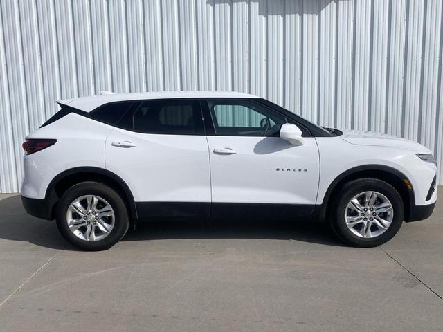Photo of 2022 Summit White Chevrolet Blazer