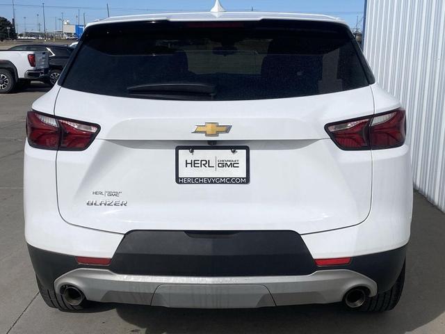 Photo of 2022 Summit White Chevrolet Blazer