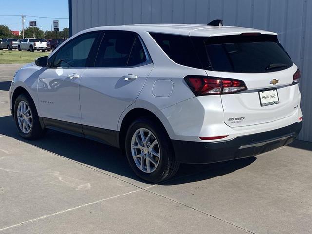 Photo of 2024 Iridescent Pearl Tricoat Chevrolet Equinox