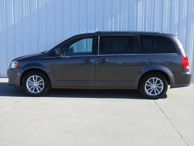 Photo of 2019 Granite Pearlcoat Dodge Grand Caravan