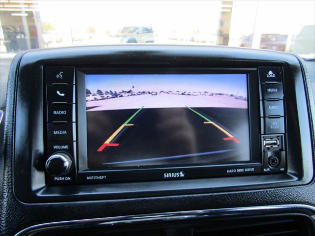 Photo of 2019 Granite Pearlcoat Dodge Grand Caravan