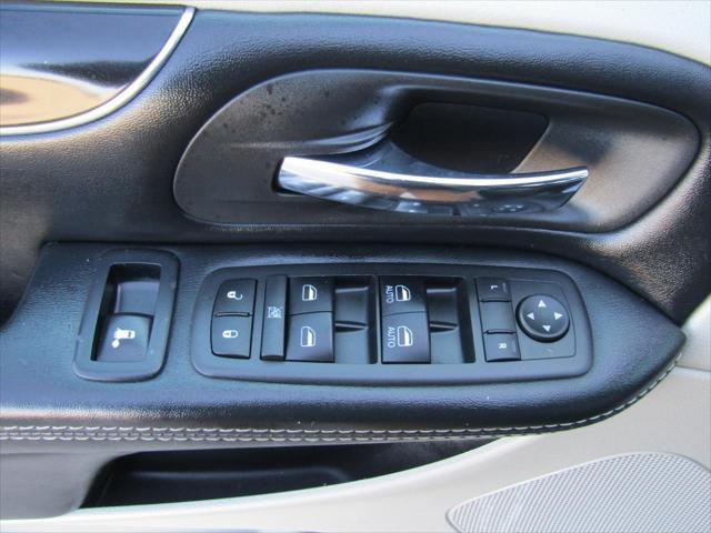 Photo of 2019 Granite Pearlcoat Dodge Grand Caravan