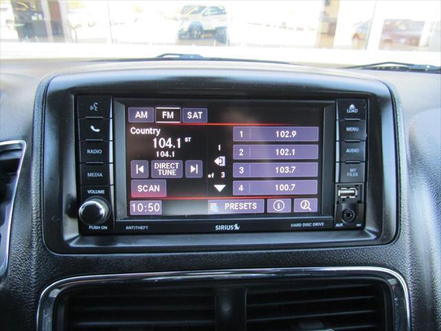 Photo of 2019 Granite Pearlcoat Dodge Grand Caravan