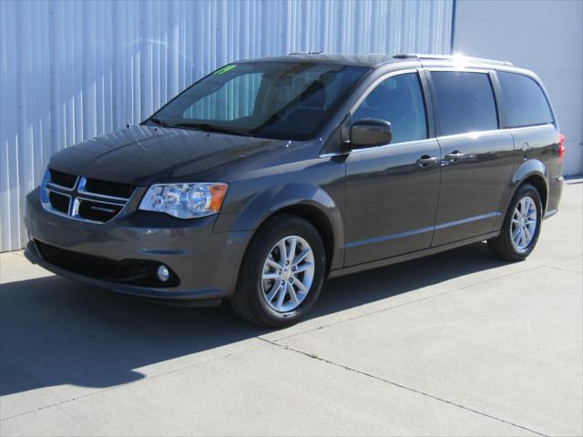 Photo of 2019 Granite Pearlcoat Dodge Grand Caravan