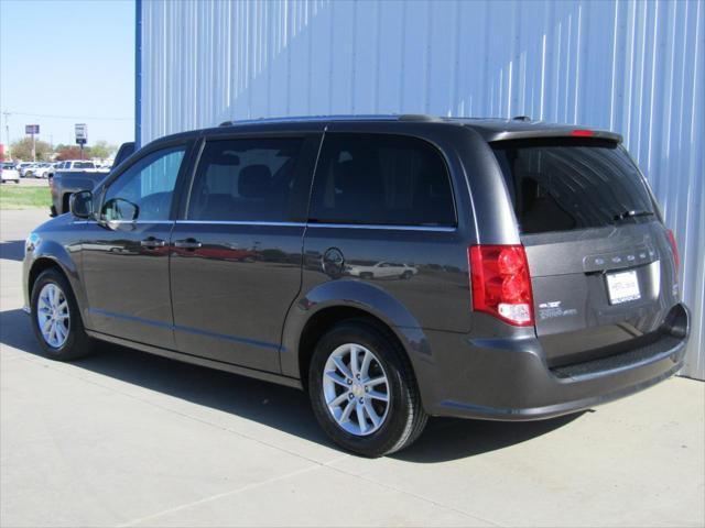 Photo of 2019 Granite Pearlcoat Dodge Grand Caravan