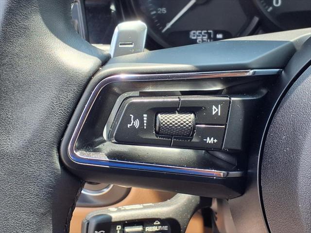 Photo of 2024 White 0q Porsche Macan
