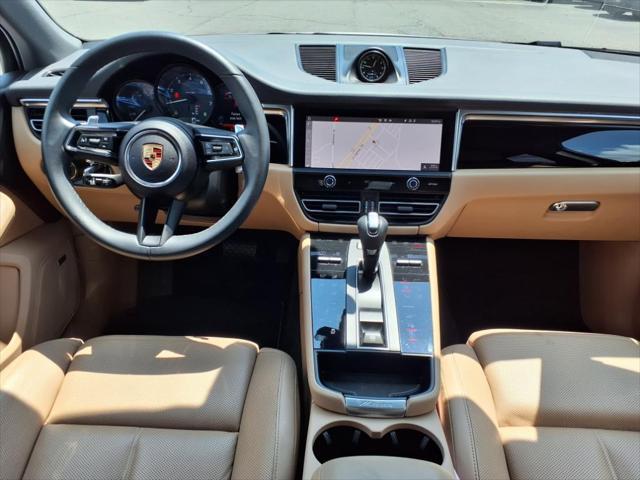 Photo of 2024 White 0q Porsche Macan