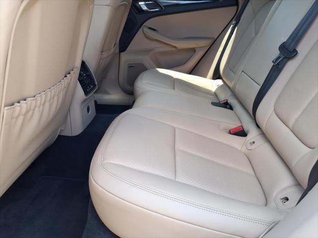 Photo of 2024 White 0q Porsche Macan