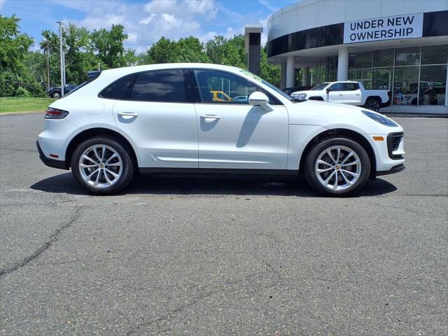 Photo of 2024 White 0q Porsche Macan