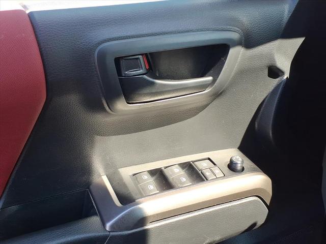 Photo of 2022 White Toyota Tacoma