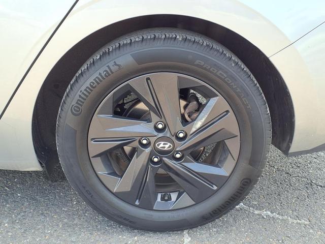 Photo of 2023 Gray Hyundai ELANTRA