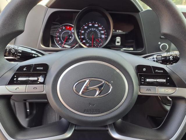 Photo of 2023 Gray Hyundai ELANTRA