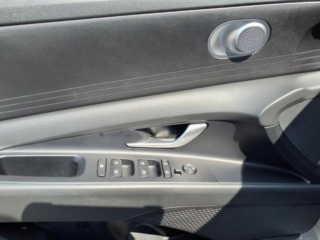 Photo of 2023 Gray Hyundai ELANTRA