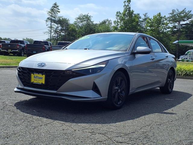 Photo of 2023 Gray Hyundai ELANTRA