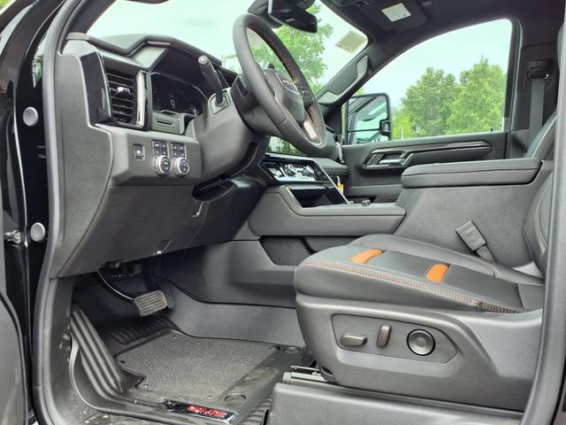 Photo of 2025 Onyx Black Gba GMC Sierra 2500