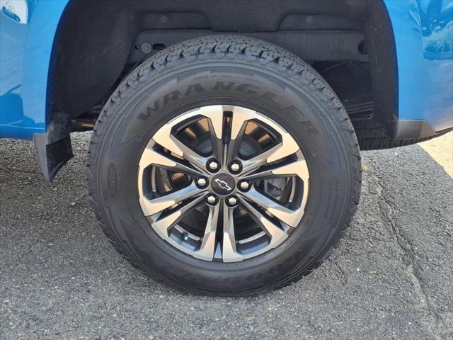 Photo of 2022 Bright Blue Metallic Chevrolet Colorado