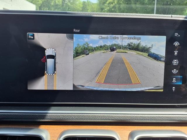 Photo of 2022 Black Mercedes-Benz GLS 450