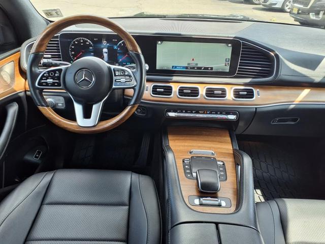 Photo of 2022 Black Mercedes-Benz GLS 450