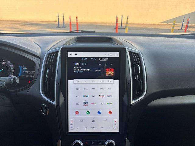 Photo of 2024 Oxford White Ford Edge
