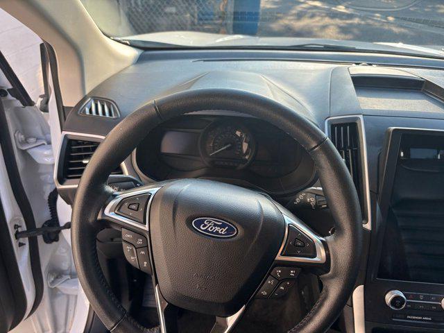 Photo of 2024 Oxford White Ford Edge