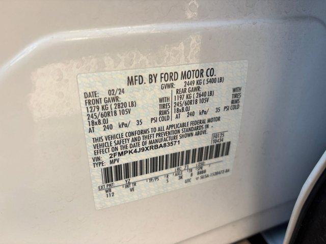 Photo of 2024 Oxford White Ford Edge