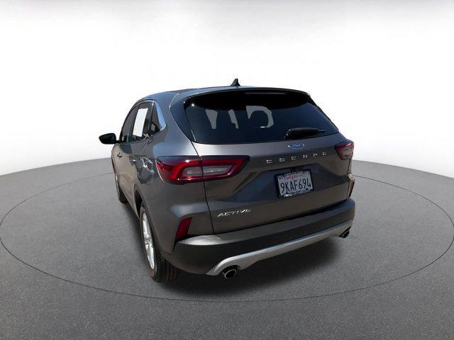 Photo of 2024 Carbonized Gray Metallic Ford Escape