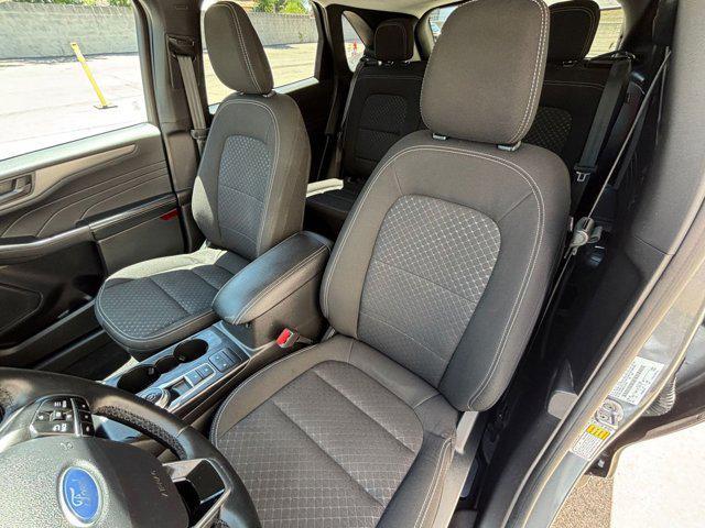 Photo of 2024 Carbonized Gray Metallic Ford Escape