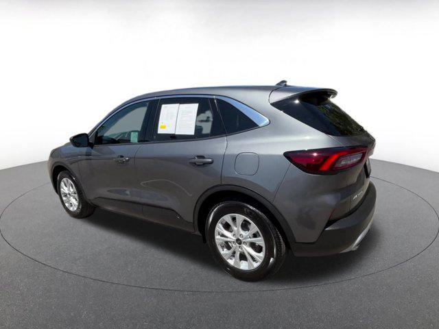 Photo of 2024 Carbonized Gray Metallic Ford Escape