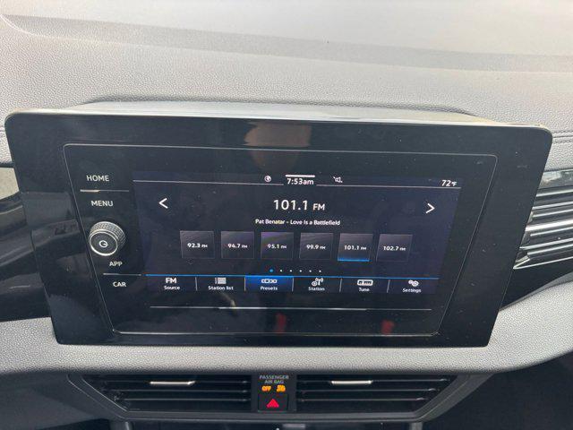 Photo of 2025 Deep Black Pearl Volkswagen Jetta