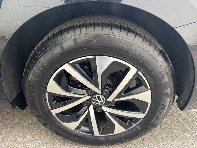 Photo of 2025 Deep Black Pearl Volkswagen Jetta