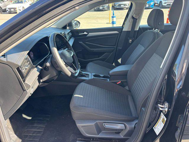 Photo of 2025 Deep Black Pearl Volkswagen Jetta