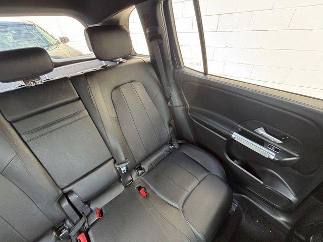 Photo of 2024 Night Black Mercedes-Benz GLB 250