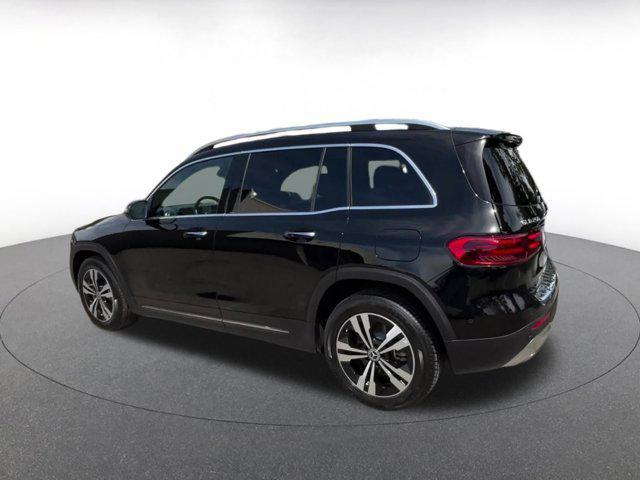 Photo of 2024 Night Black Mercedes-Benz GLB 250