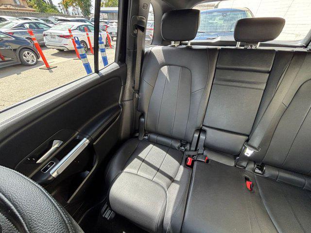 Photo of 2024 Night Black Mercedes-Benz GLB 250